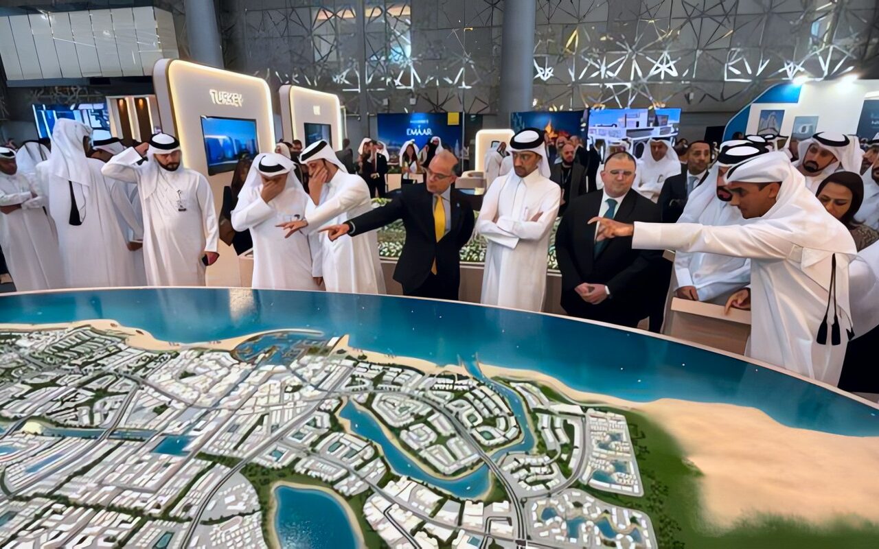 وزير الاستثمار يتابع تطورات مشروعي «علم الروم» و«سيتي جيت» للديار القطرية