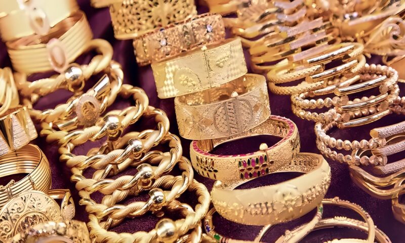 عاجل | سعر الذهب يتراجع خلال التعاملات المسائية اليوم الاثنين.. عيار 21 مفاجأة
