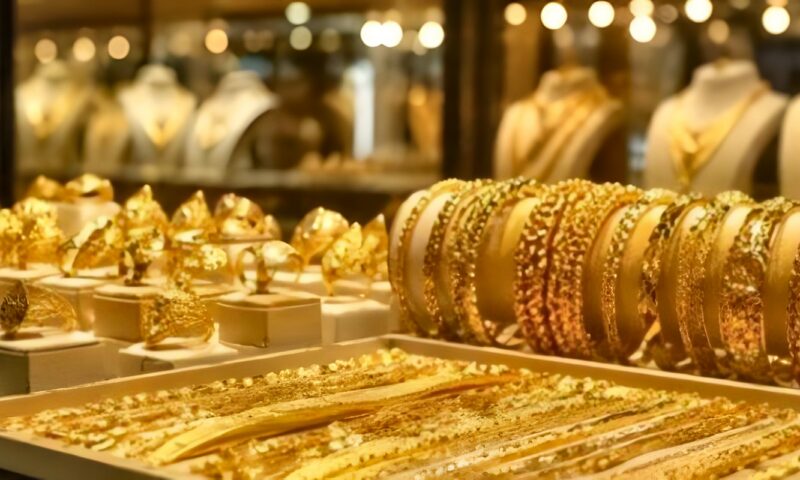 سعر الذهب اليوم عيار 21 في محلات الصاغة بالمصنعية.. استقرار جميع الأعيرة الآن