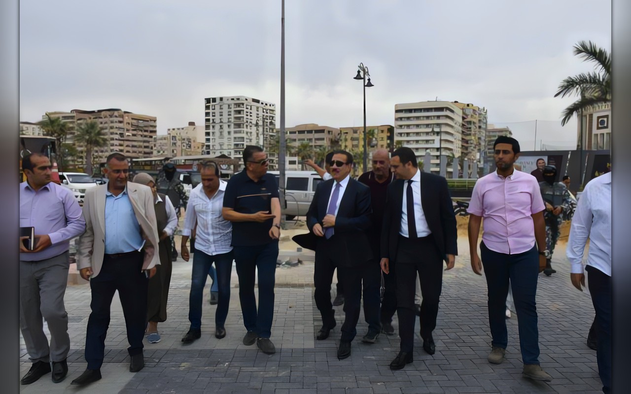 محافظ بورسعيد يتابع مشروعات التطوير في بورفؤاد ويوجه بتسريع معدلات التنفيذ