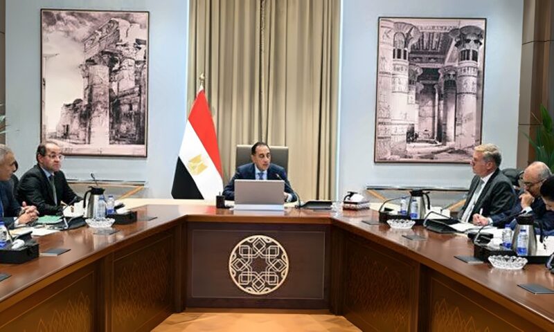 على طاولة الحكومة.. مدبولي يتابع ملفات الطاقة وتأمين الإمدادات بين وزارتي المالية والبترول
