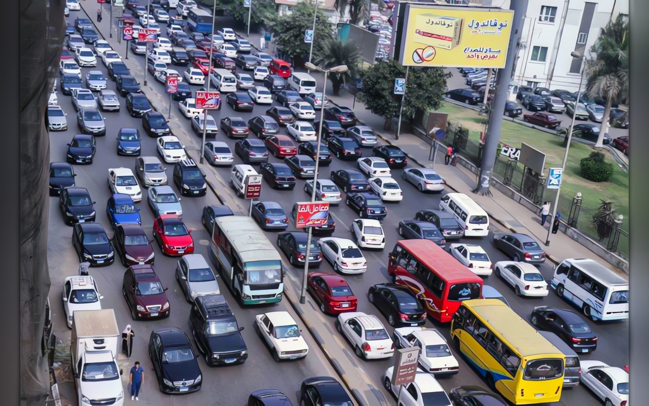 الحالة المرورية اليوم الأربعاء.. زحام على المحاور الرئيسية بالقاهرة والجيزة