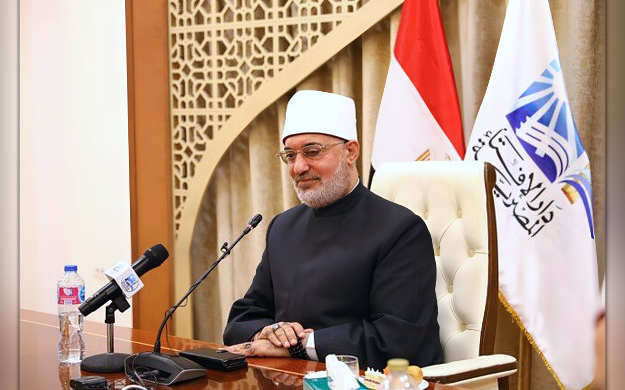 مفتي الجمهورية يهنئ الرئيس السيسي والقوات المسلحة والشعب بذكرى انتصار أكتوبر المجيد