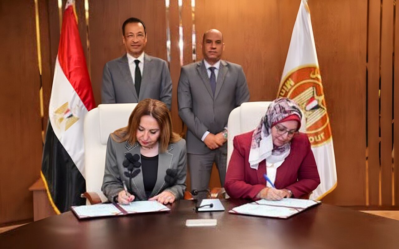إطلاق منصة العمل الرقمية قريبًا.. تعاون بين الاتصالات والعمل لربط الشباب بالوظائف