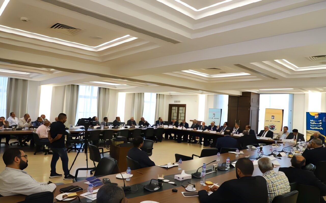 غرفة الإسكندرية تبحث مع رئيس مصلحة الجمارك تحديات النقل الدولي والتخليص الجمركي