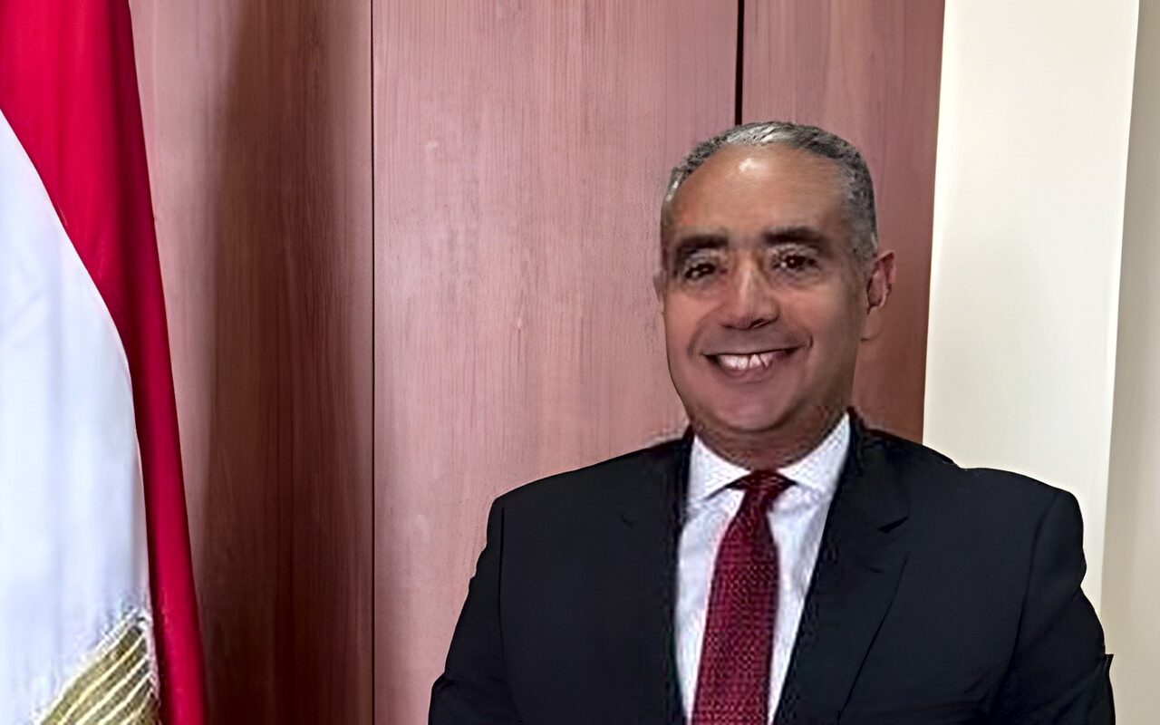 سفير مصر في أوغندا يكشف كواليس استعدادات الأهلي لمواجهة كيتارا