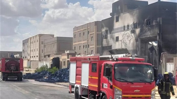 السيطرة على حريق هائل داخل مصنع بلاستيك بمدينة السادات