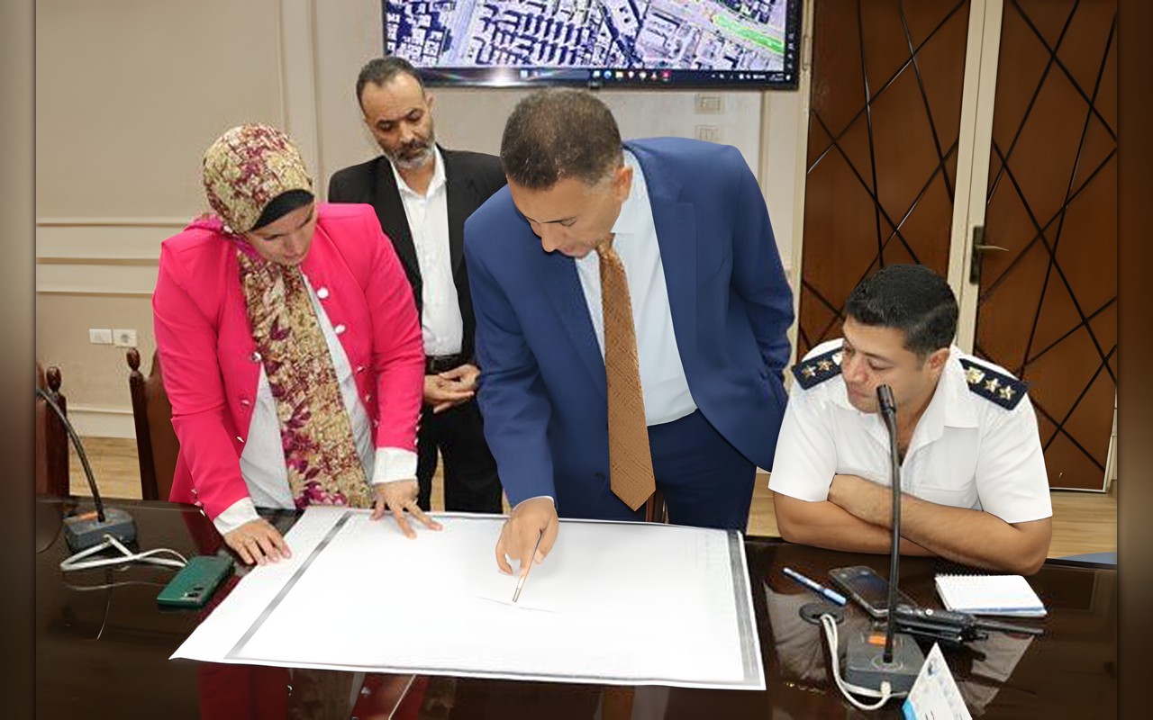 محافظ القليوبية يستعرض أعمال تطوير محور بهتيم وربطه بمحور العصار