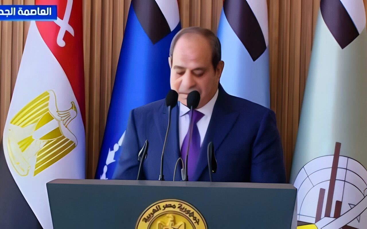 الرئيس السيسي يؤكد صعوبة مواجهة كافة التحديات في ذات الوقت بأطروحات مثالية