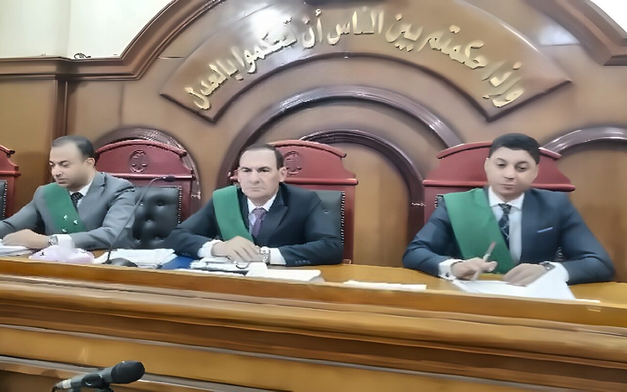 السجن 5 سنوات لمدرس متهم بابتزاز ربة منزل بالشرقية