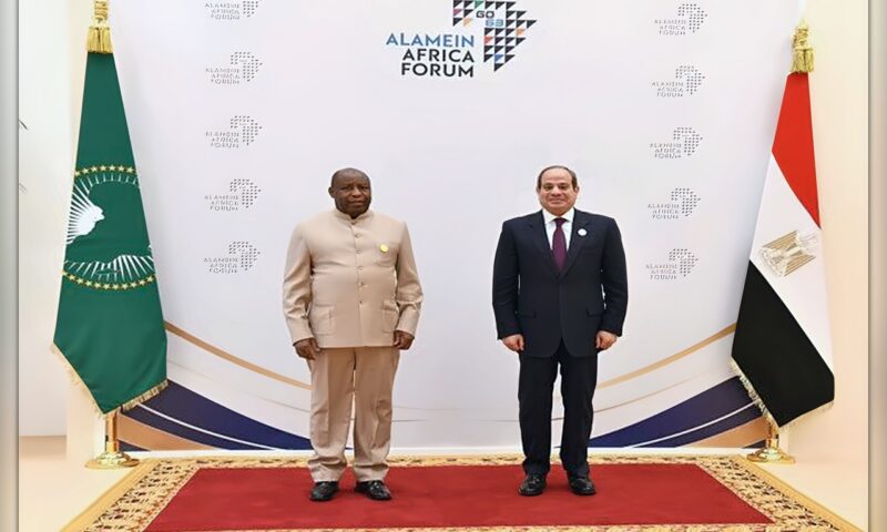 الرئيس السيسي يستقبل رئيس غانا في العلمين ويهنئه برئاسة الاتحاد الأفريقي 2027