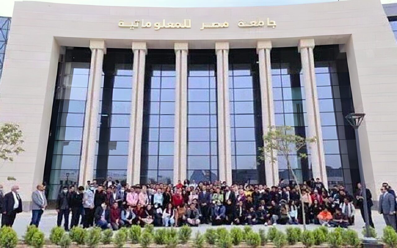 جامعة مصر للمعلوماتية تحتفل بتخريج دفعة جديدة وتوقع 3 اتفاقيات مع جامعة «سيزي» الفرنسية |فيديو