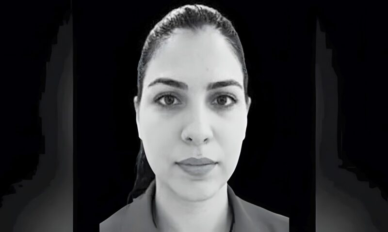 إخفاء خبر وفاتها عن والدها.. من هي «عزة رمزي» ضحية الهجوم على مطار الرياض؟