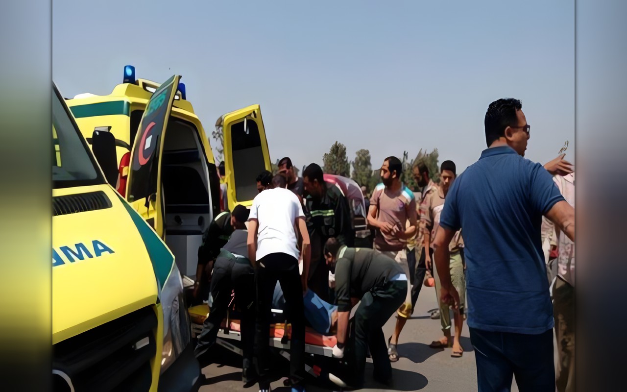 النيابة تعاين موقع حادث الطريق الأوسطي.. والتحريات الأولية تكشف سبب التصادم