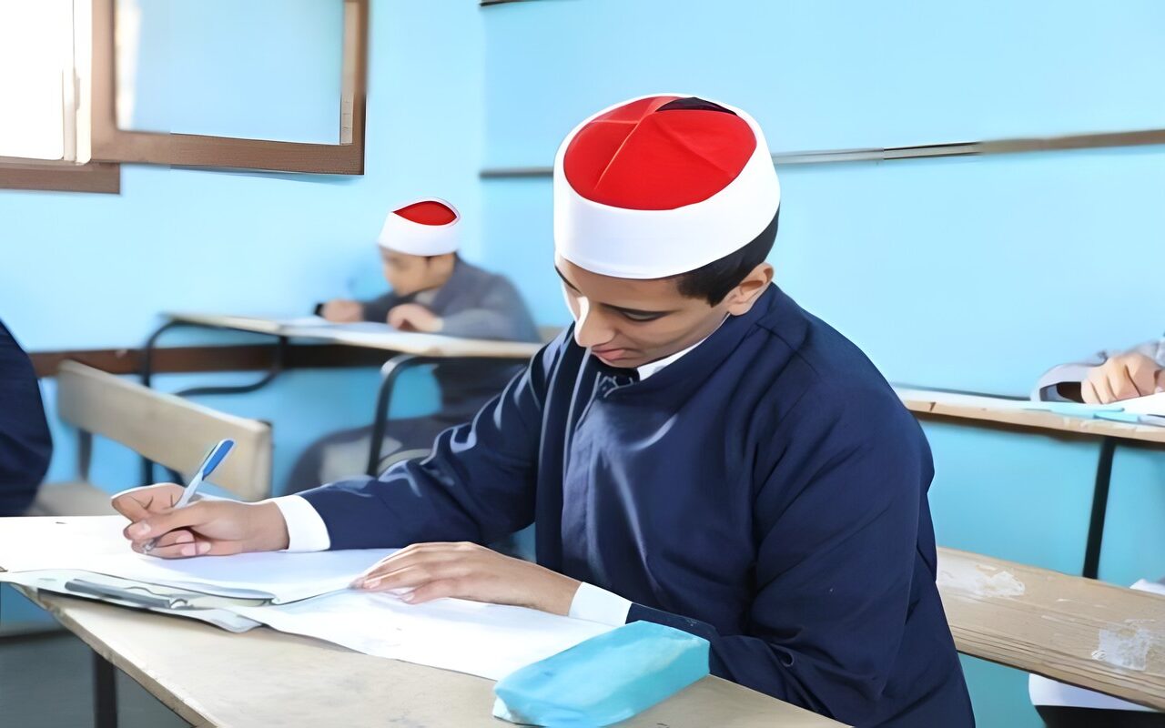 خطوة بخطوة.. طريقة تسجيل استمارات الشهادتين الابتدائية والإعدادية الأزهرية 2026-2027