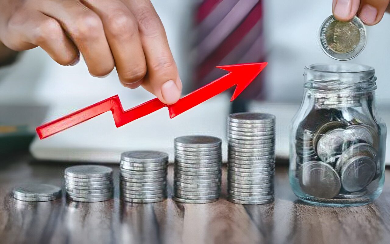 أين تضع أموالك بحكمة في ظل المتغيرات الراهنة؟.. أستاذ اقتصاد يُجيب