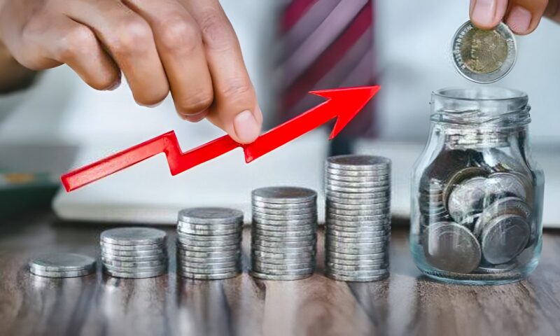 أين تضع أموالك بحكمة في ظل المتغيرات الراهنة؟.. أستاذ اقتصاد يُجيب