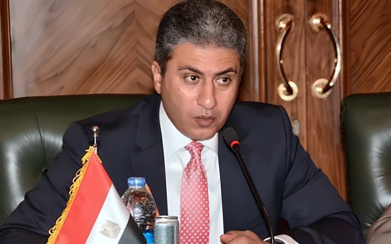 وزير السياحة يتوقع 20 مليار دولار إيرادات القطاع في 2026