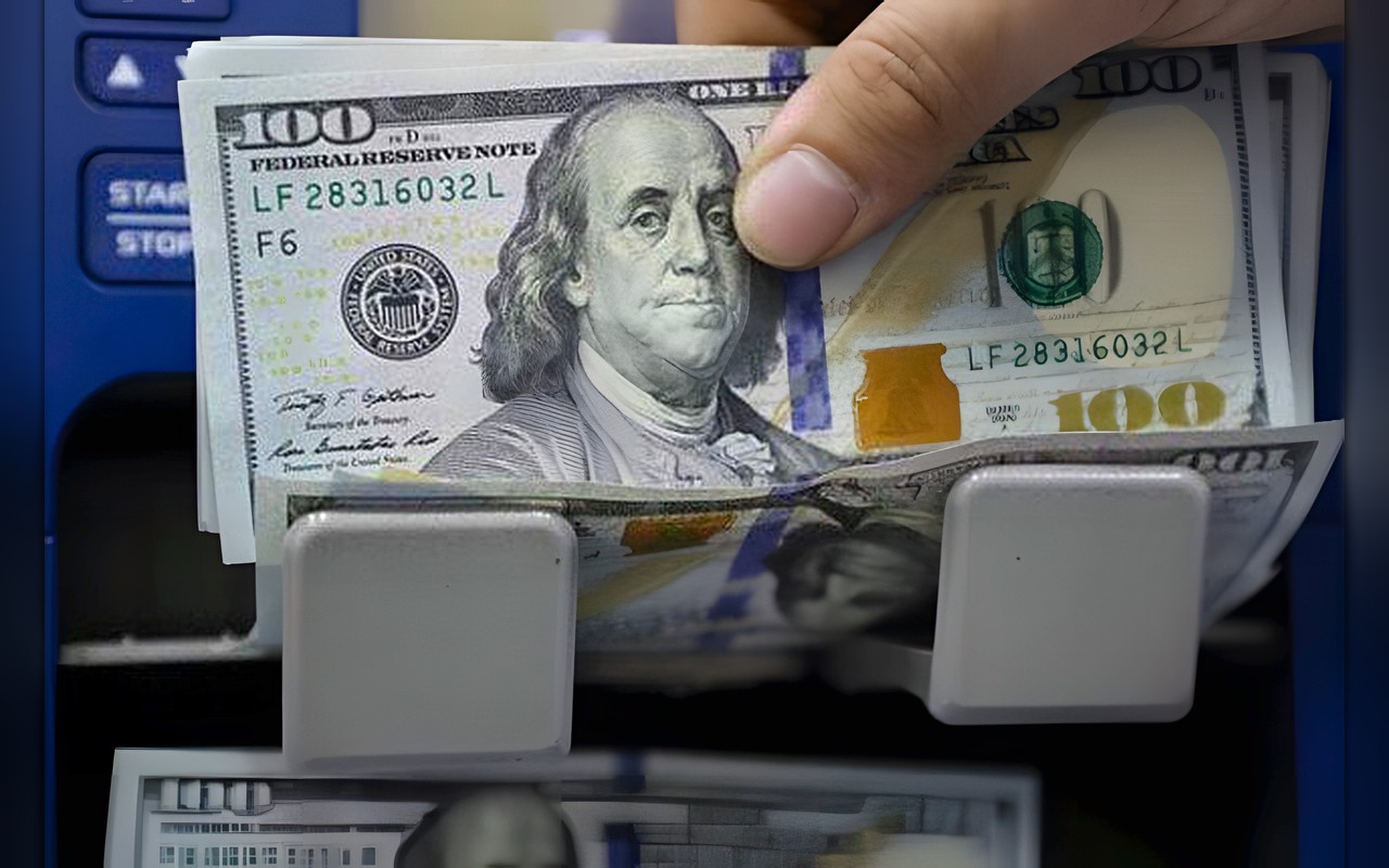 بيع وشراء.. سعر الدولار الآن في البنوك الحكومية والخاصة اليوم الجمعة