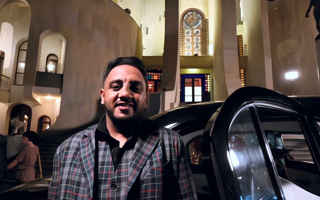 أوس أوس يكشف موعد عرض فيلمه الجديد «كريبتو» بدور العرض