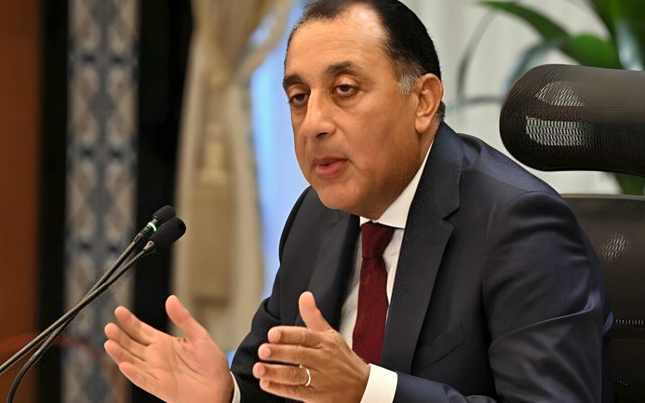مدبولي يتابع حصاد منظومة الشكاوى الحكومية في سبتمبر.. التعامل مع 210 آلاف شكوى وطلب واستفسار