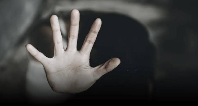 النيابة تعرض طفلتين على الطب الشرعي في واقعة اتهام سائق أتوبيس مدرسة بالتعدي عليهما بشبرا الخيمة