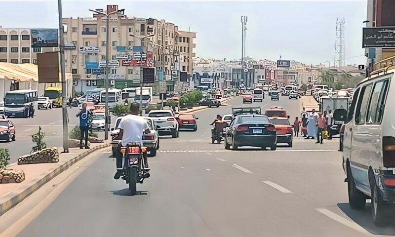 النشرة المرورية اليوم.. سيولة على الطرق والمحاور الرئيسية وانتشار أمني مكثف