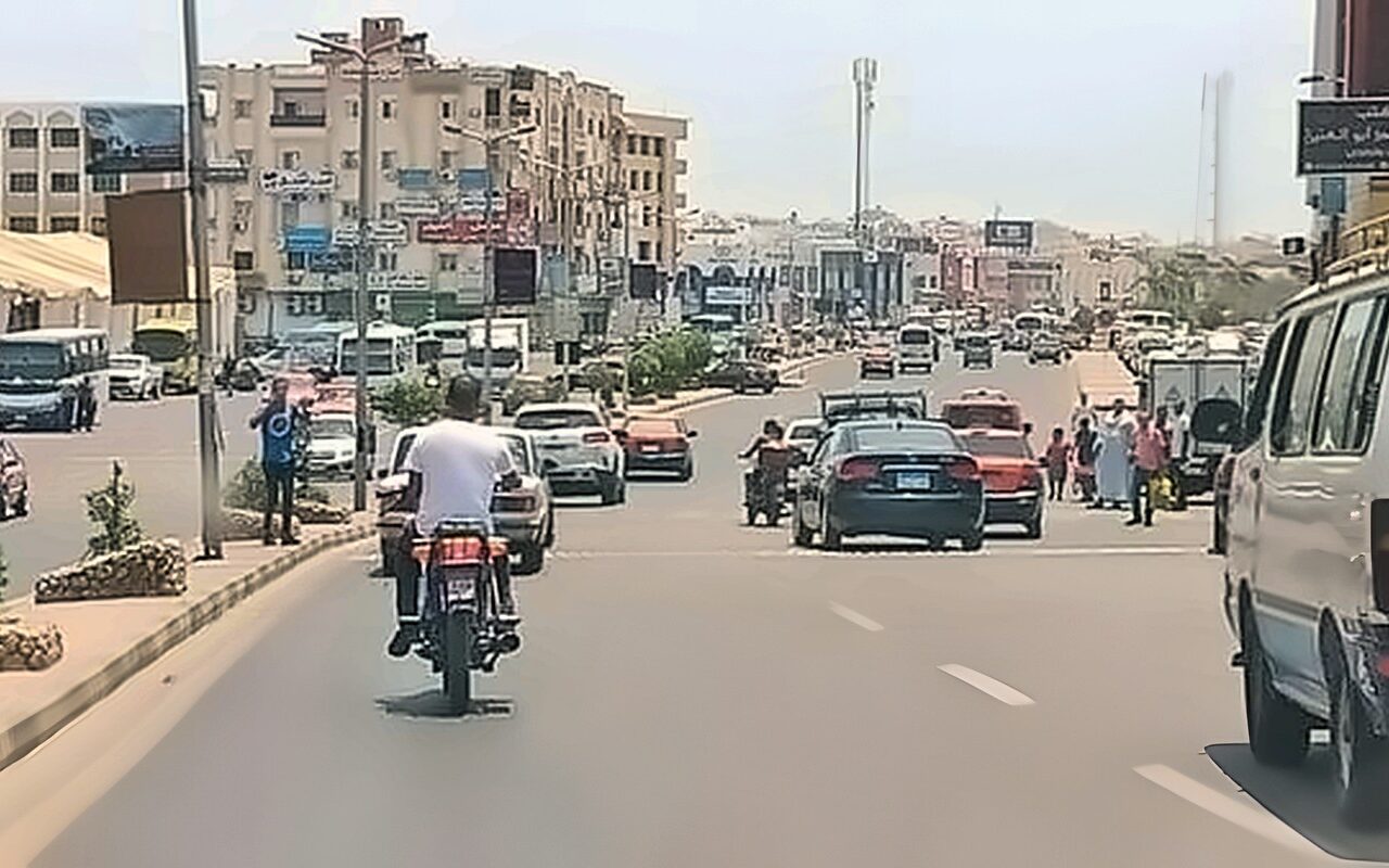 اعرف طريقك.. سيولة مرورية بالقاهرة وتباطؤ في شارع الهرم بسبب أعمال المترو
