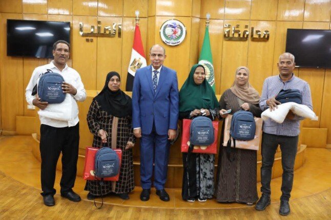 ​بتوجيهات المحافظ.. توفير سيارة مكيفة وحقائب متكاملة لحجاج عمرة «تحيا مصر» بالمنيا