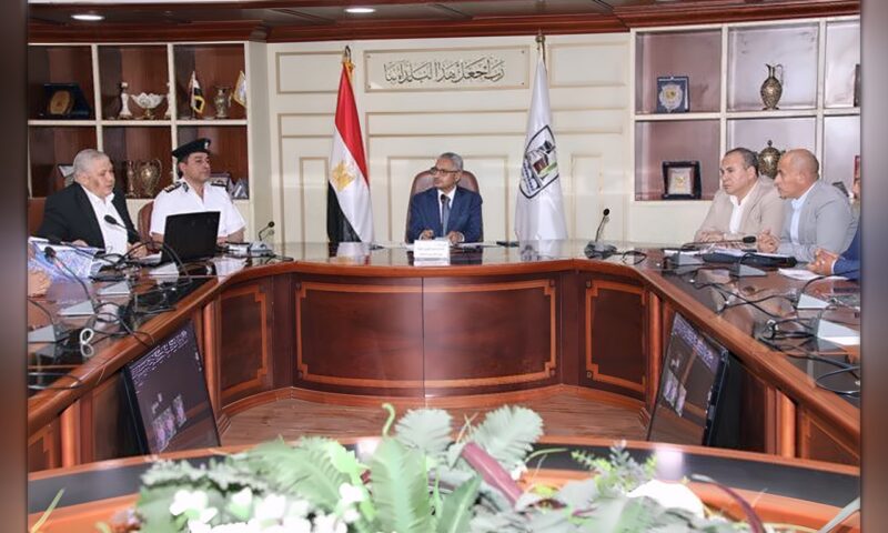 محافظ بني سويف يستعرض مقترح إنشاء كوبري علوي للسيارات بمنطقة فابريقة ببا