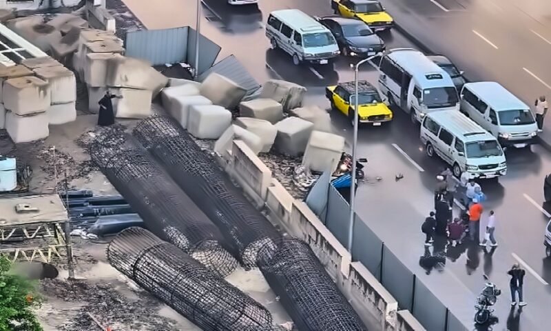 سقوط بلوكات خرسانية يصيب شخصين أثناء مرورهما بطريق الترام في الإسكندرية