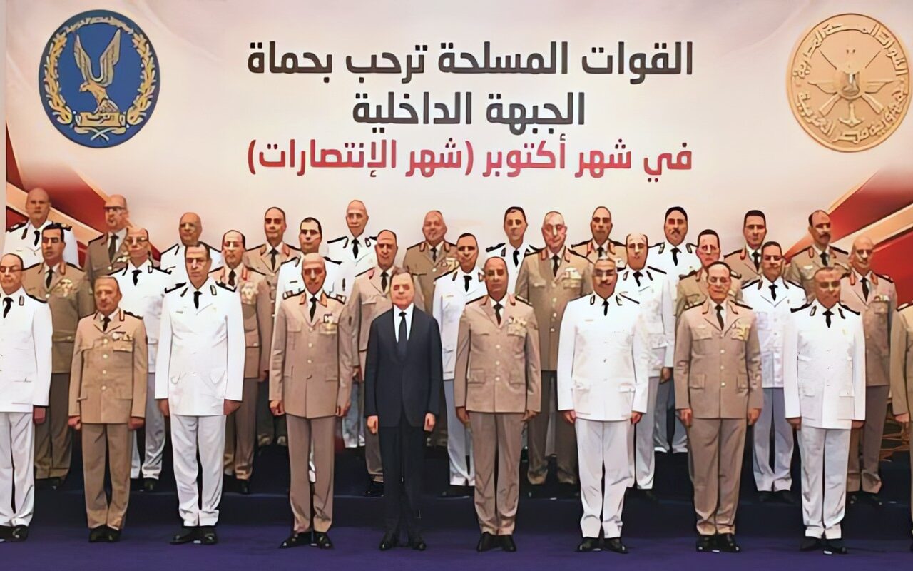 وزير الداخلية ووفد من قيادات الشرطة يهنئون القيادة العامة للقوات المسلحة بذكرى انتصارات أكتوبر