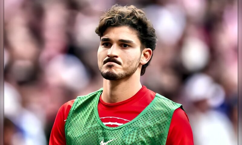 برشلونة يتعرض لغرامة بسبب مفاوضاته مع جوليان ألفاريز.. والنادي يستعد للاستئناف