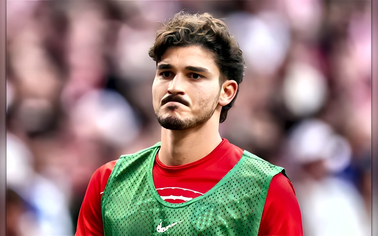 برشلونة يتعرض لغرامة بسبب مفاوضاته مع جوليان ألفاريز.. والنادي يستعد للاستئناف