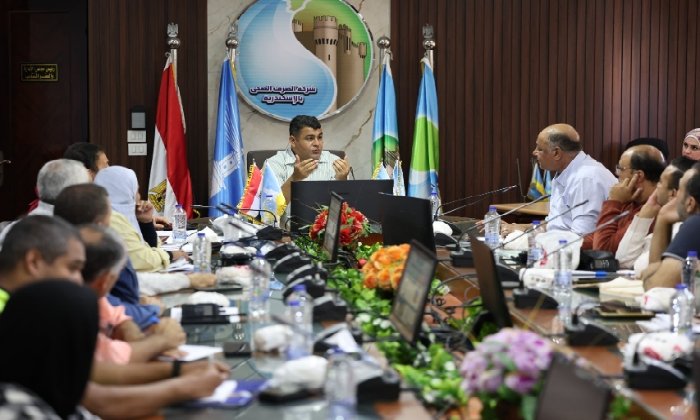 رئيس صرف الإسكندرية يقود اجتماعًا موسعًا لتقييم النوة الأخيرة ورفع جاهزية فرق الطوارئ