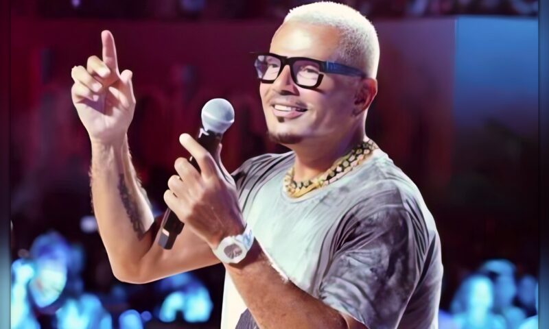 عمرو دياب يستعد لحفل غنائي ضخم في لندن ضمن جولته الأوروبية