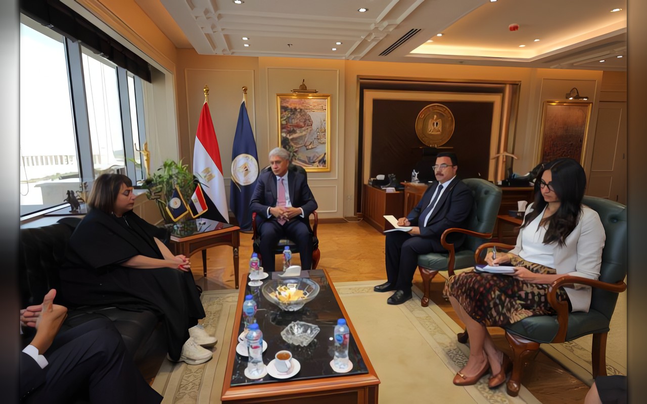 وزير السياحة يبحث مع رئيس هيئة الشارقة سبل تعزيز التعاون المشترك