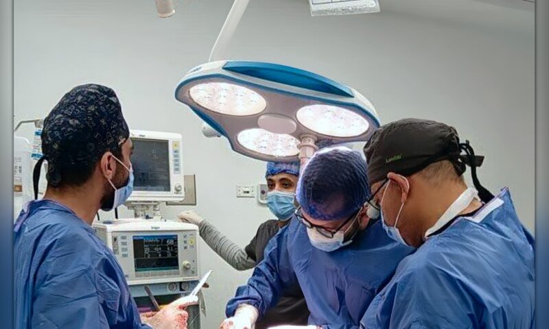 نجاح جراحة دقيقة لتثبيت كسر بمفصل الحوض بمستشفى بنها النموذجي