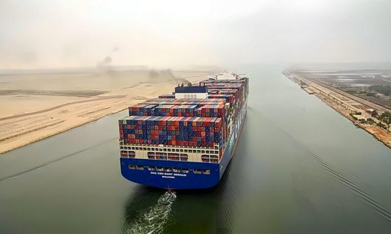 البنك المركزي: 4.4 مليار دولار حصيلة إيرادات قناة السويس خلال 2026/2025