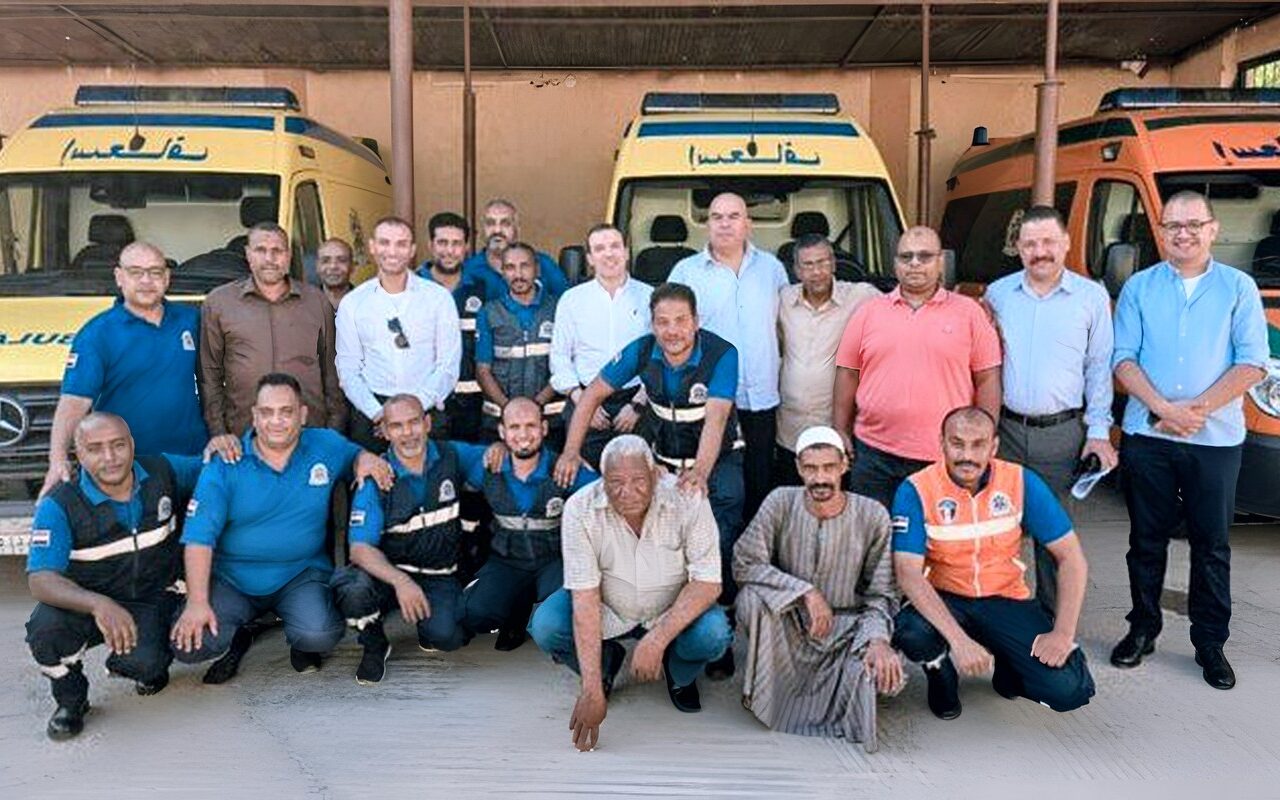 عقب زيارة تفقدية.. رئيس هيئة الإسعاف يشيد بجاهزية الأطقم الإسعافية بمحافظة قنا