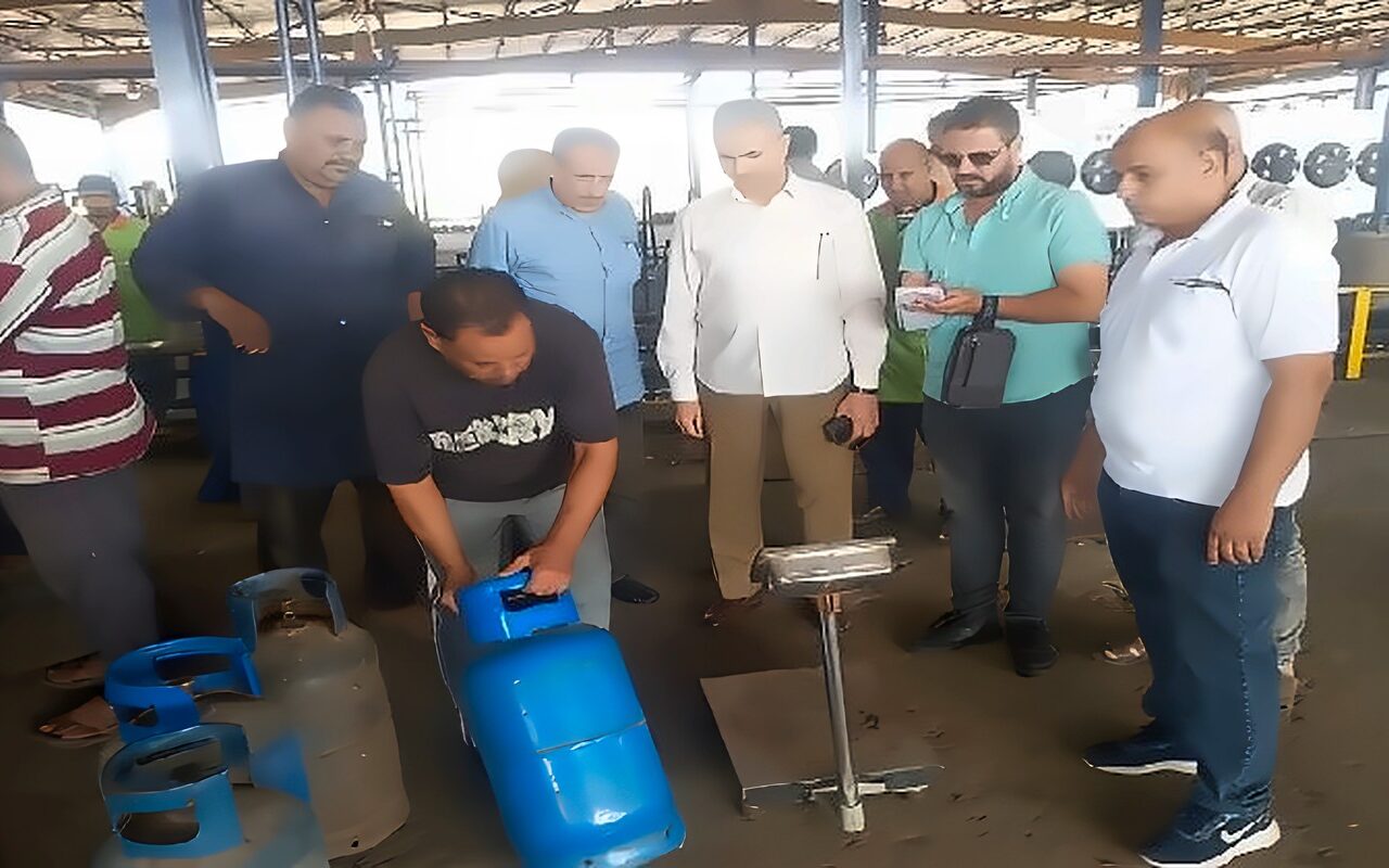 مدير تموين الشرقية يتفقد محطة تعبئة البوتجاز «شارفيل» بمركز أبوحماد