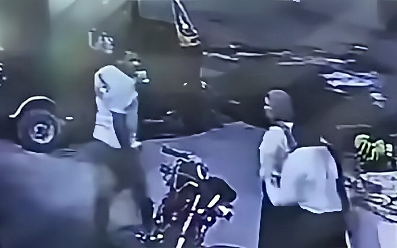 فيديو متداول يثير الجدل بالفيوم.. الأمن يفحص واقعة التعدي على فتاتين في أبشواي