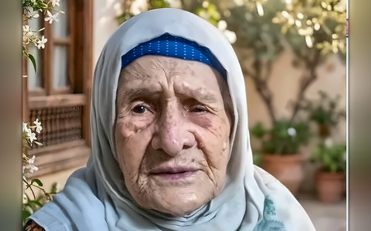 عمر ناهز 107 أعوام.. أهالي تل بني تميم يودعون الحاجة «عطيات السيد الجمل» إلى مثواها الأخير