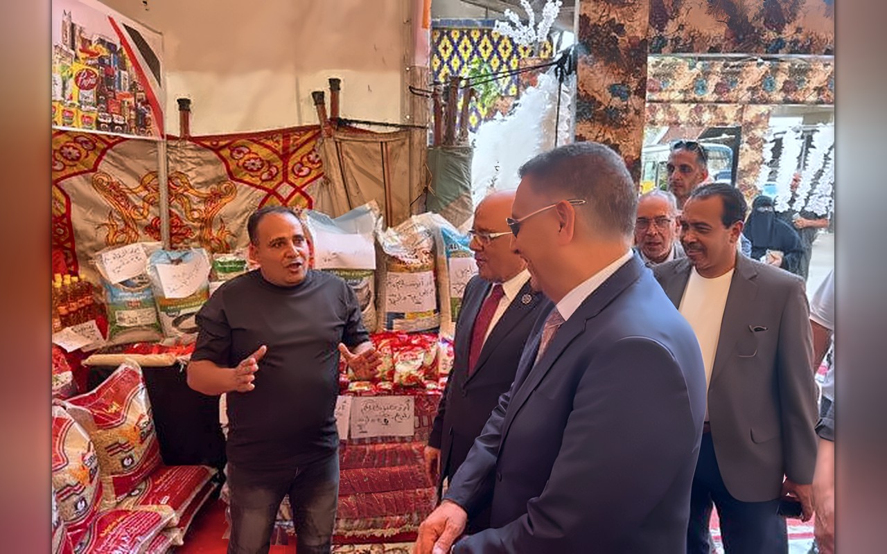 محافظ القليوبية يفتتح معارض للسلع الغذائية بطوخ وشبرا الخيمة
