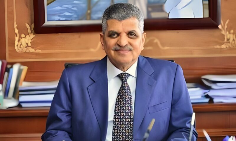 أسامة ربيع: نستهدف 6.2 مليار دولار إيرادات بقناة السويس العام الحالي