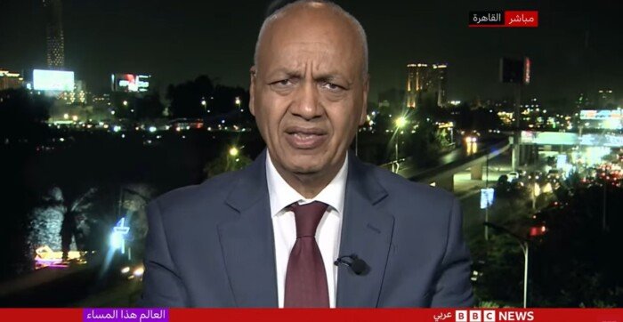 مصطفى بكري لـ «بي بي سي»: القوة المصرية في السعودية دفاعية وهدفها منع اتساع الحرب