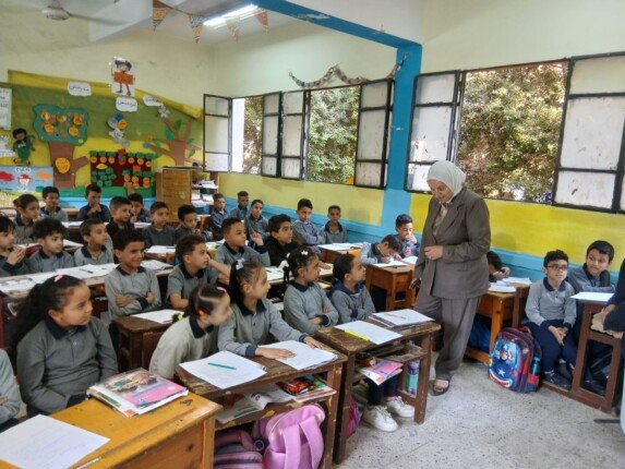 مديرة تعليم القاهرة تتابع امتحانات شهر أكتوبر بمدارس السيدة زينب وباب الشعرية