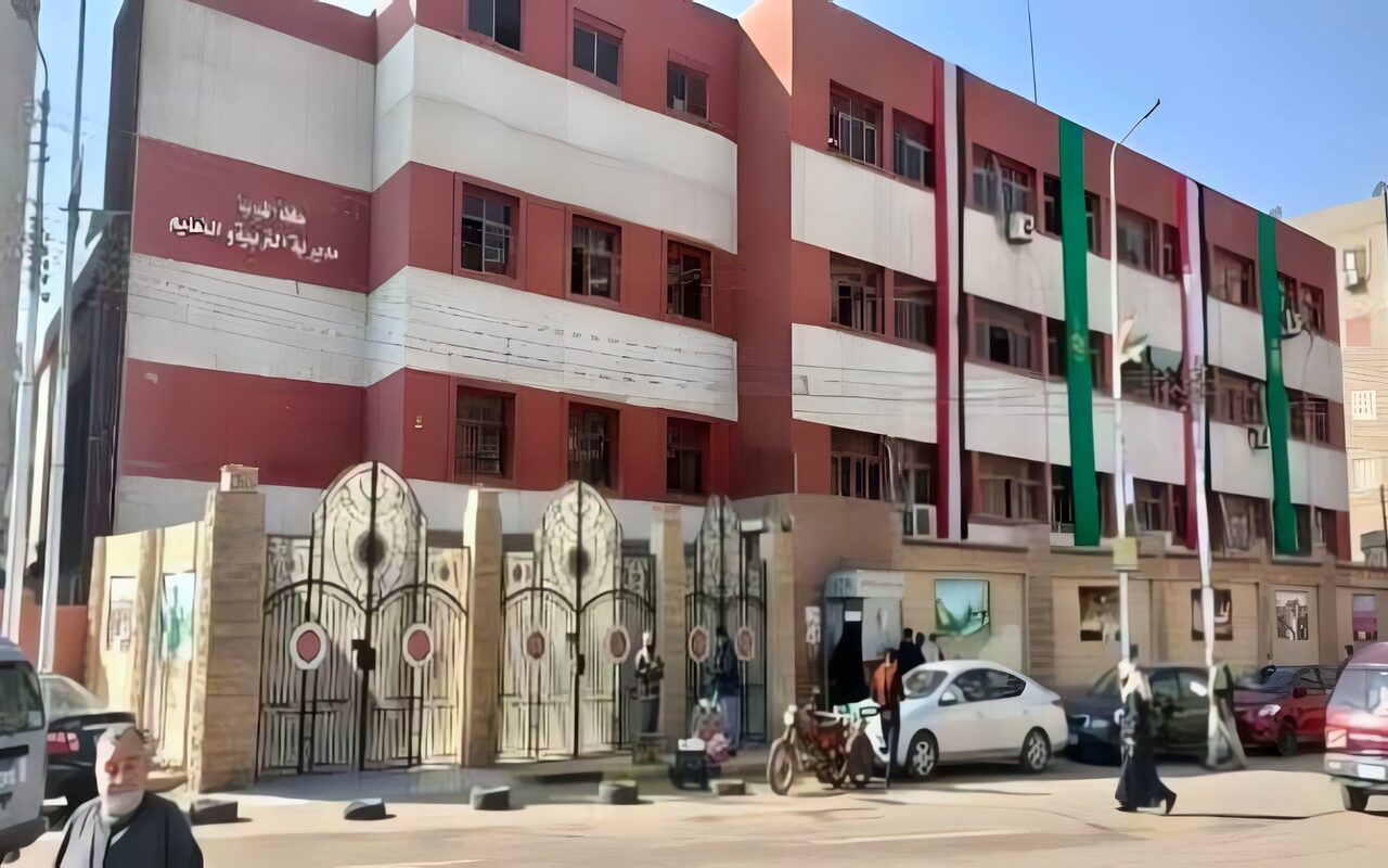 تفاصيل اتهام مدرس بالتعدي على طالب دمج في مدرسة ببنها.. والتصالح يُنهي الأزمة