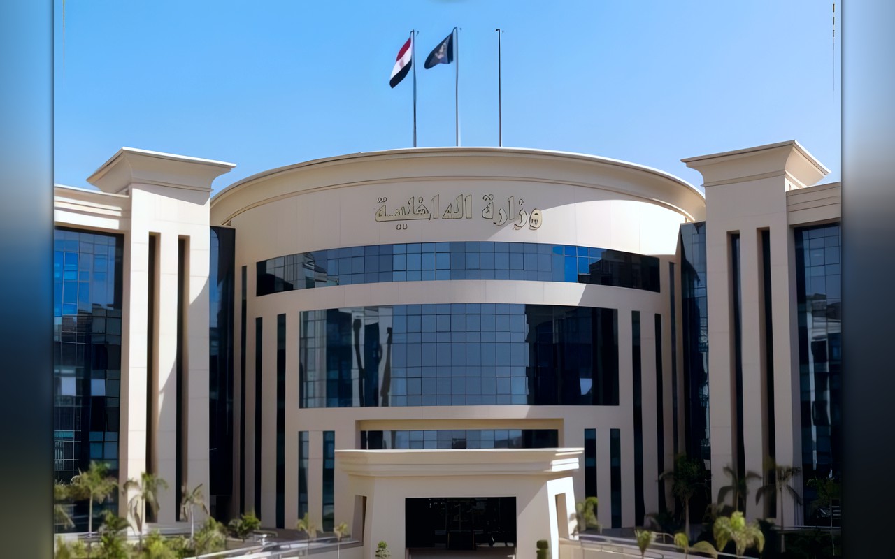 إنهاء خدمة فردي شرطة لخروجهما عن مقتضيات الواجب الوظيفي