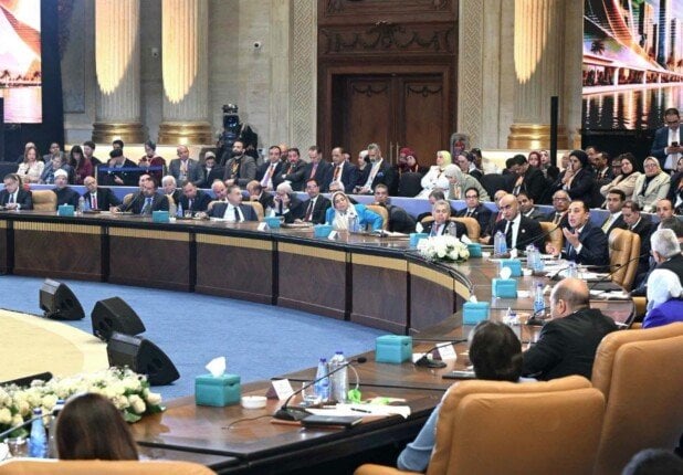 مدبولي: تحديث المناهج كل 3 أو 4 سنوات ضروري لمواكبة التطورات العلمية